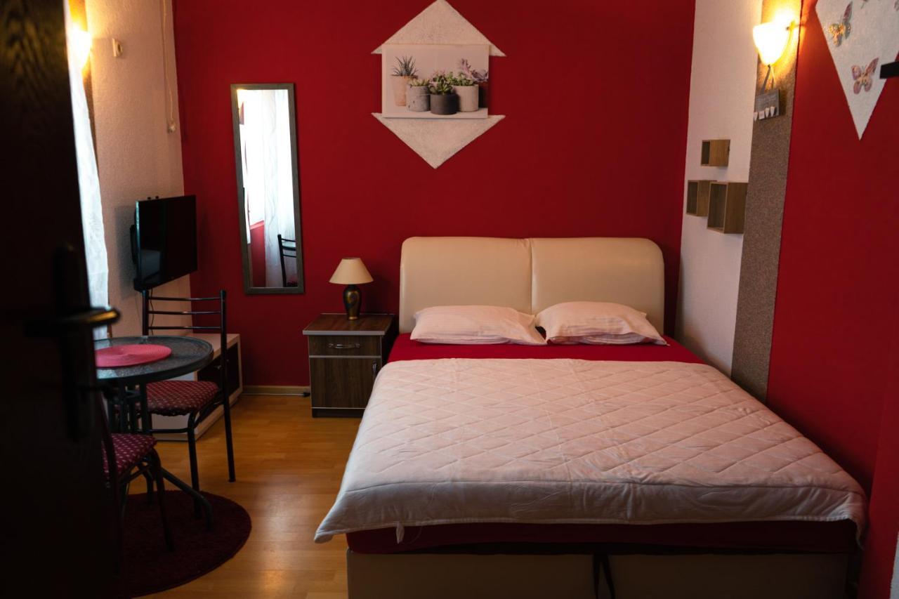 Apartments Marijana Тиват Екстер'єр фото
